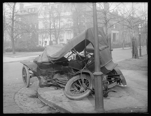 Auto wreck, Wash., D.C., c1917