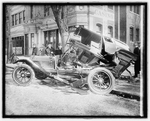Auto wreck 14 & T, [Washington, D.C.], 2/4/16