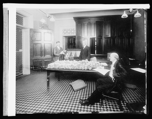 Ofc. of Comptroller of Currencies, Committee checking up destination of internal bank notes, [1914