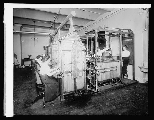 Ofc. U.S. Treasuer, Redemption Division. Machines for washing soiled money, [1914