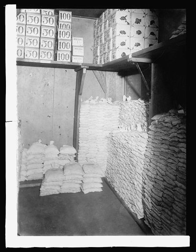 Treasury Dept. Ofc. of Treasuer of U.S. view showing arrangment of coin and currency in reserve vault, [1914