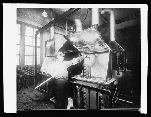 Bureau Printing & Eng. Plate making: dipping plate in cyanide furnance in case laudering process Bath and Oil adjoining, [1914