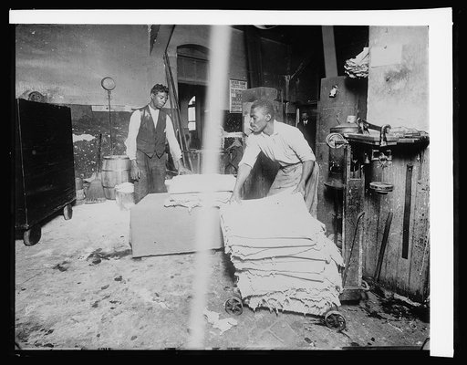 Bureau Printing & Engraving: weighing macerated money pulp for baling & sale, [1914