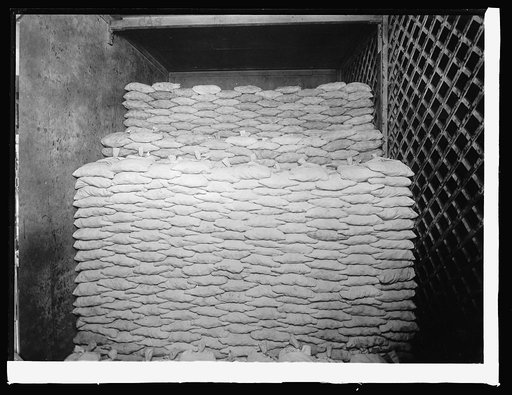 Treasury Dept. Ofc. of U.S. Treasuer: gold & silver vault #2 Contained appoximately 47 million when this picture was taken, [1914