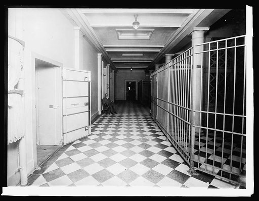 Treasury Dept., showing enclosed corridors to fiscal officers of Treasury, [1914
