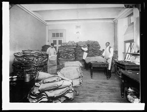 Treasury Dept. Internal Revenue Bureau, shipping room shipments for the fiscal year 1914 were 4,080,671,596 stamps, [1914