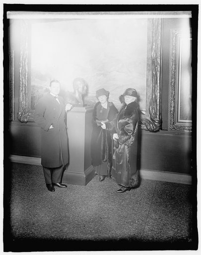 Rene Seligmann of Paris (artist), Nancy Cox McCormack (sculptress), and Mrs. Wm. Fitzch Kelley (Wash. artist) at Museum, 12/18/24