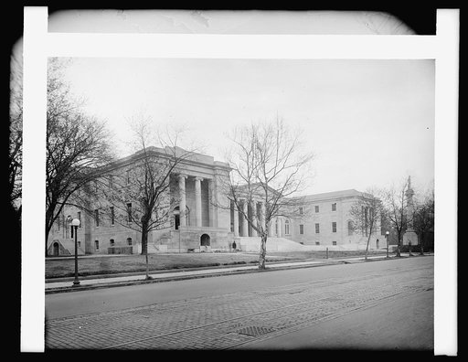 City Hall Court House, Apr. 18, 1919