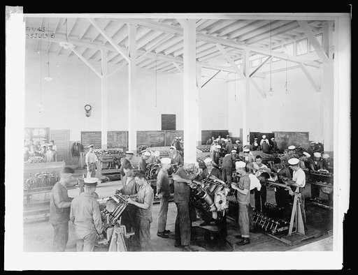 Instruction on Curtis motors for apprentice seamen as aviation mechanics, 10/15/19