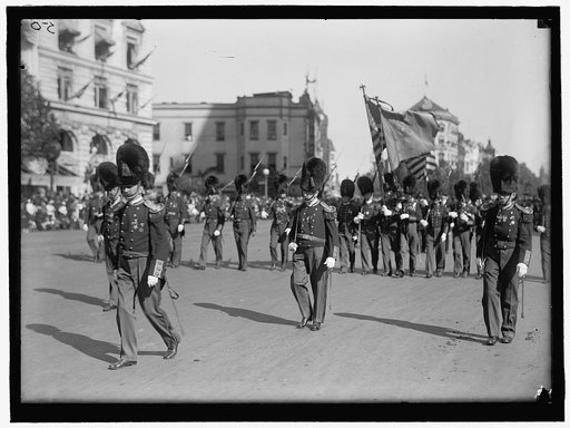 PARADE ON PENNSYLVANIA AVE. MARCHING BAND