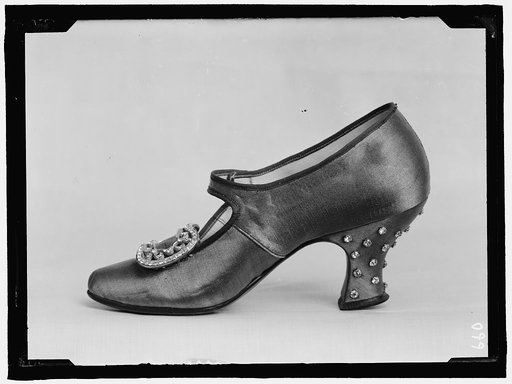 SHOE