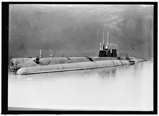 SUBMARINE