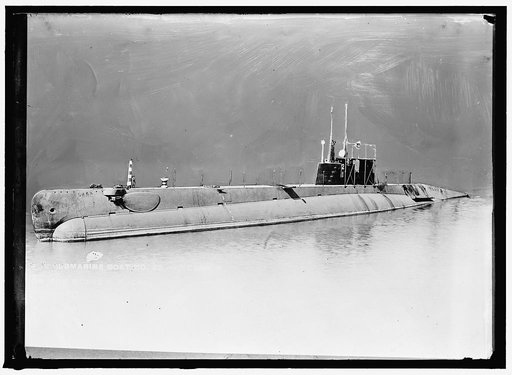 SUBMARINE