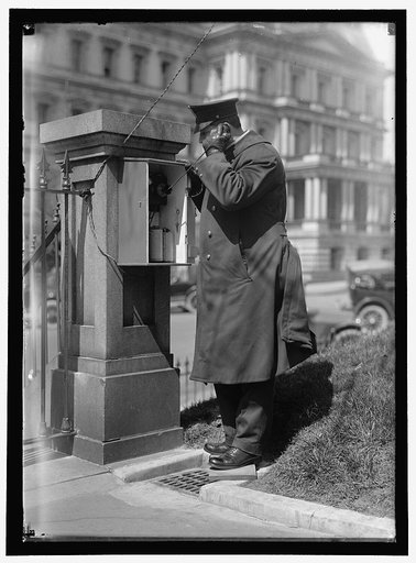 CALL BOX AT WHITE HOUSE