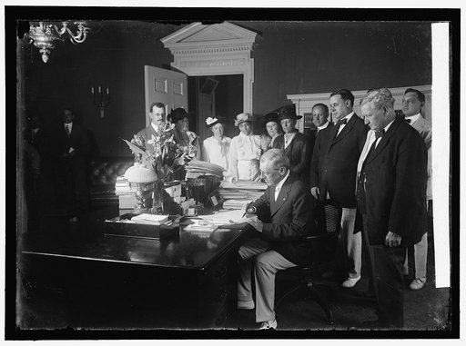 WILSON, WOODROW. SIGNING CHILD LABOR BILL
