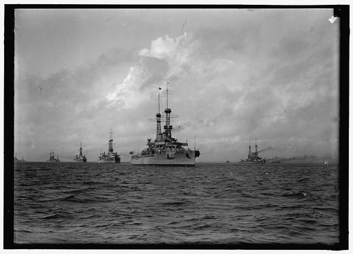 USS Wyoming leading battleships in Hampton Roads, 1917
