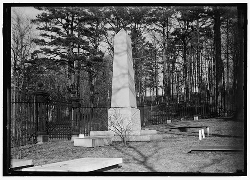 MONTICELLO. THOMAS JEFFERSON'S GRAVE