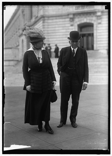 KELLOGG, FRANK BILLINGS, SENATOR. WITH MRS. KELLOGG