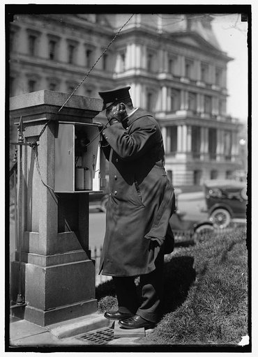 WHITE HOUSE CALL BOX