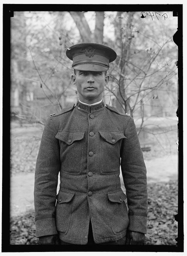 UNIFORMS: CAPTAIN, ARMY