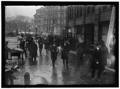 Street scene near 17th Street and State, War & Navy building, Washington, D.C.
