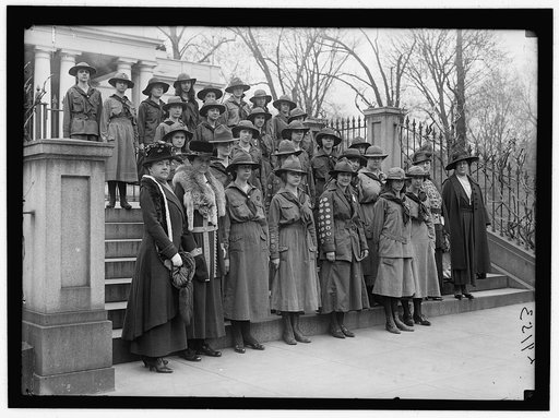 GIRL SCOUTS AT WHITE HOUSE
