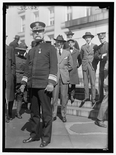COMBS, ADMIRAL. U.S.N. SECRETARY GLASS PINNING MEDAL ON ADMIRAL COMBS
