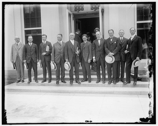 Chicago businessmen left to right: A.W. Shaw, pub. System Mag; Cornelius Lynde, lawyer; J.T. Pieri e, Thomas Creigh Cudahy Packing Co.; W.I. Clow, hardware merchant; Ezra Warner, wholesale grocer; John B. Farwell, dry goods merchant" written on envelope;