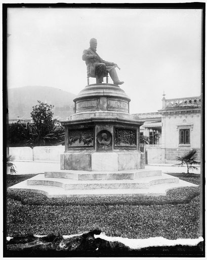 Jose De Alencar statue