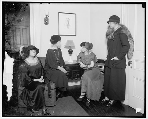Demo. Women's Club