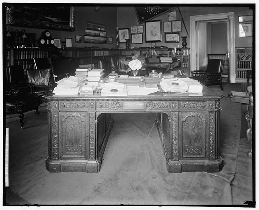 White House: Pres. desk
