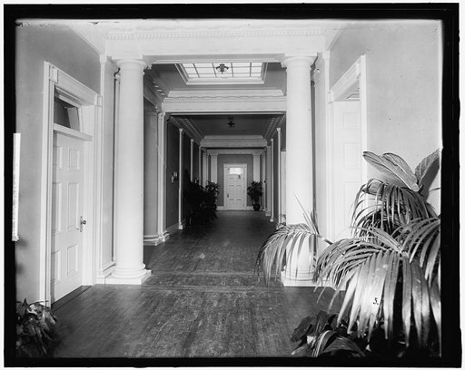 WHITE HOUSE. CORRIDOR
