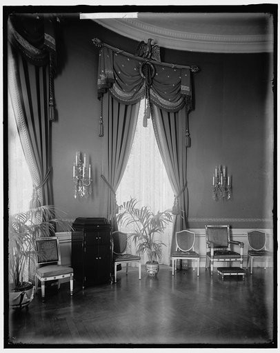 WHITE HOUSE. BLUE ROOM