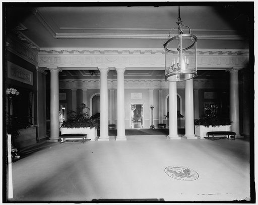 WHITE HOUSE. FOYER