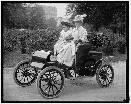UNIDENTIFIED WOMAN IN AUTO