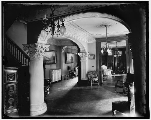 SIMMONS HOME. INTERIOR