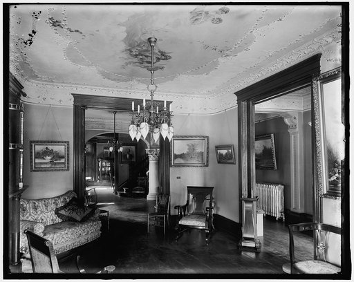 SIMMONS HOME. INTERIOR