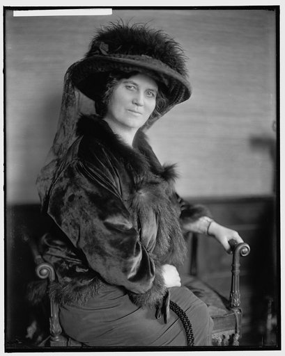 LaFOLLETTE, ROBERT, MRS.