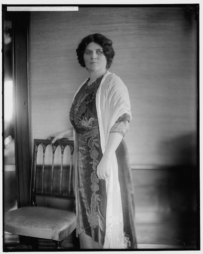 LaFOLLETTE, ROBERT, MRS.