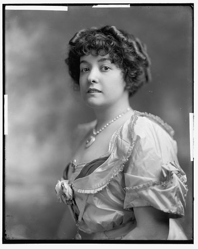 HEARST, W.R., MRS.