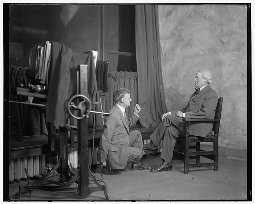 HARRIS & EWING. POSING CLIFF BERRYMAN