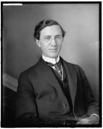 HOWARD [...