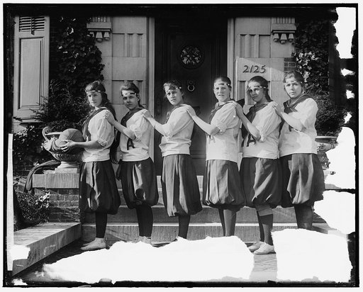 HOLTON ARMS SCHOOL. BASKETBALL TEAM
