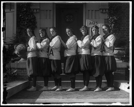 HOLTON ARMS SCHOOL. BASKETBALL TEAM