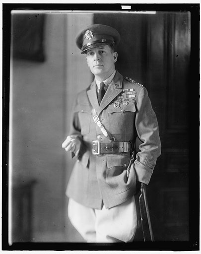 MacARTHUR, DOUGLAS. GENERAL