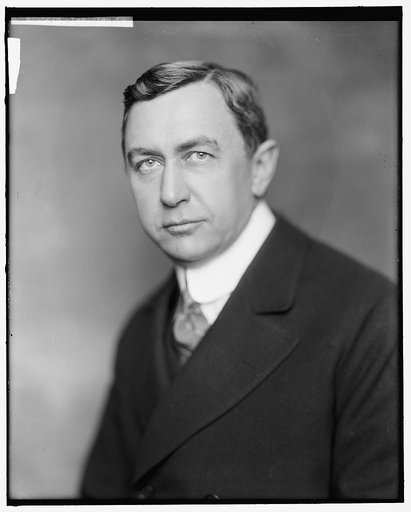 LEE, IVY L.