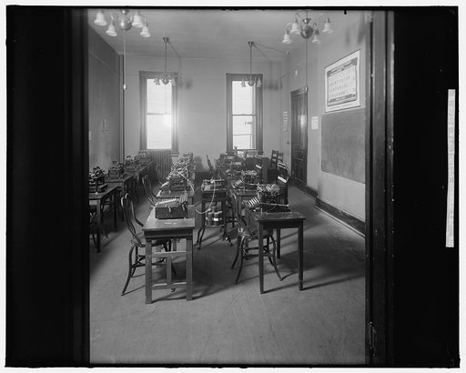 WASHINGTON SCHOOL FOR SECRETARIES TYPING ROOM