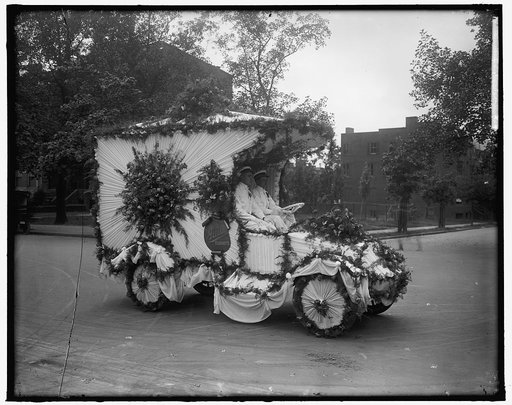 TRUCK PARADE: GUDE FLORISTS