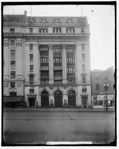 METROPOLITAN BANK EXTERIOR