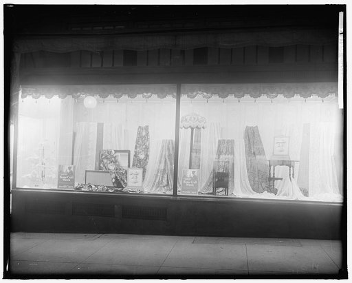 QUAKER LACE COMPANY. WINDOW DISPLAY